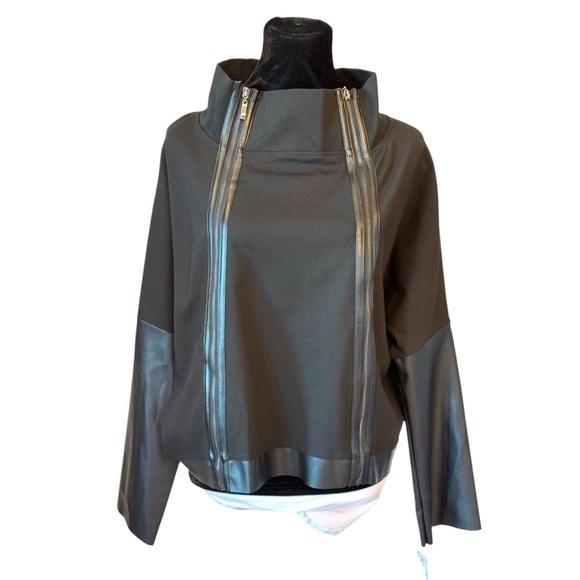 The HYLMA Vegan Leather Accent Zipper Top - Picture 9 of 14